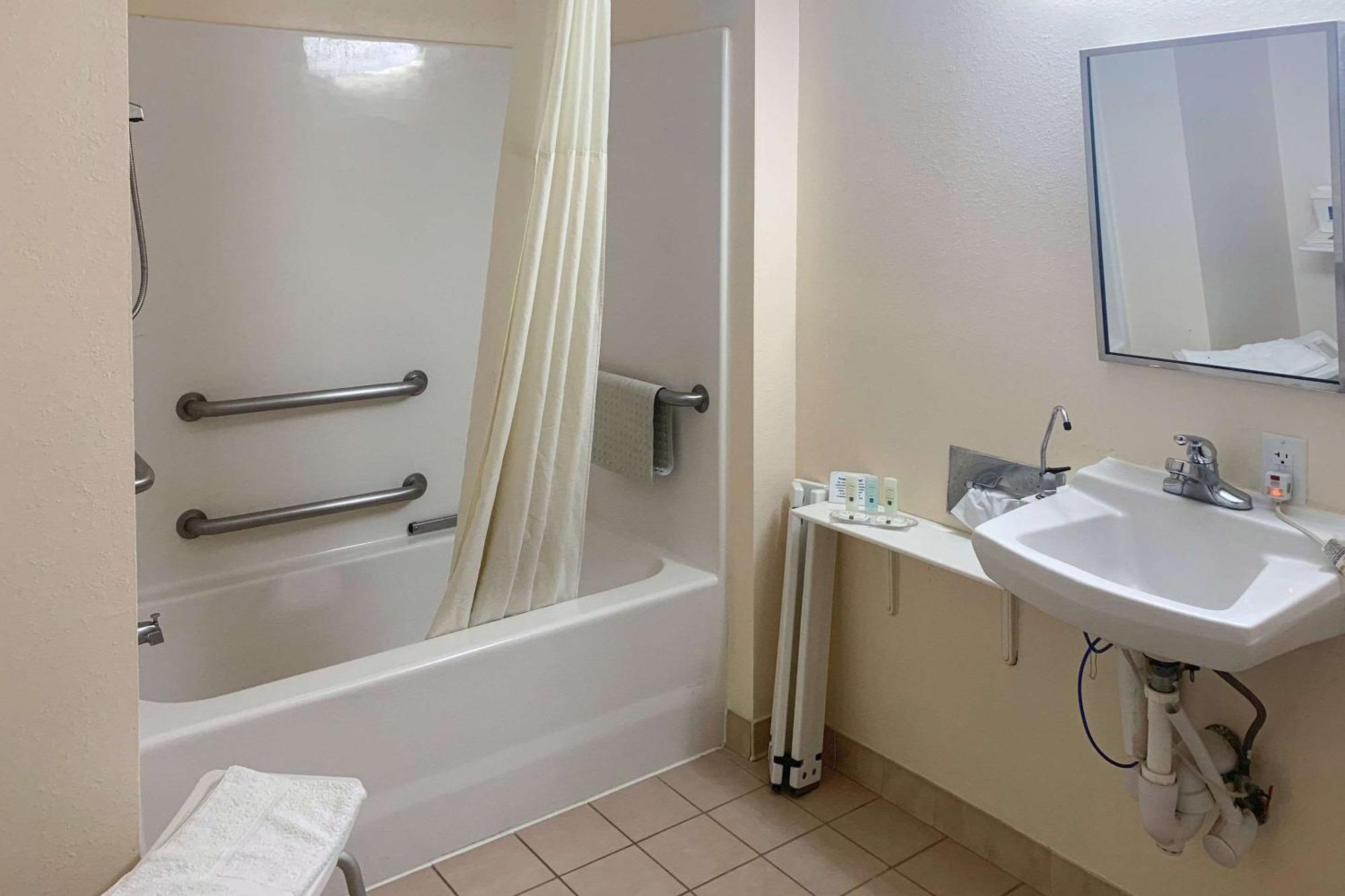 Quality Inn Gainesville I-75 Exterior photo